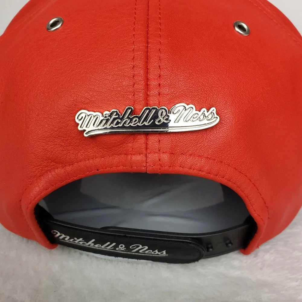 Chicago Bulls Mitchell & Ness NBA Snapback 3D Logo‎ Red Black Leather New